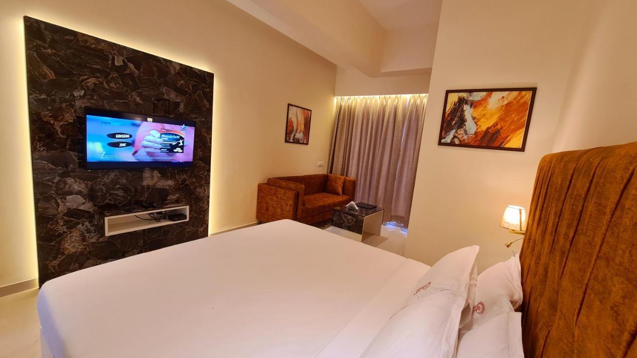 Galaxy Club & Hotel Bijāpur Exterior foto
